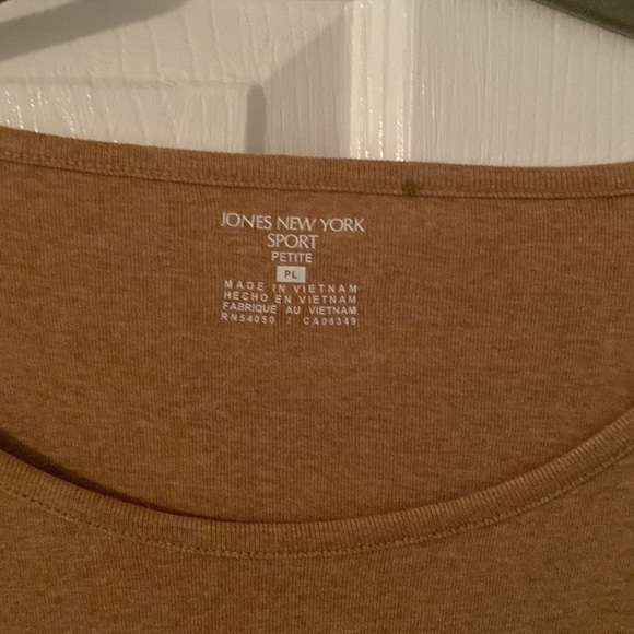 Jones New York Sport Large Petite.  Long sleeve soft material.Perfect - Picture 2 of 5